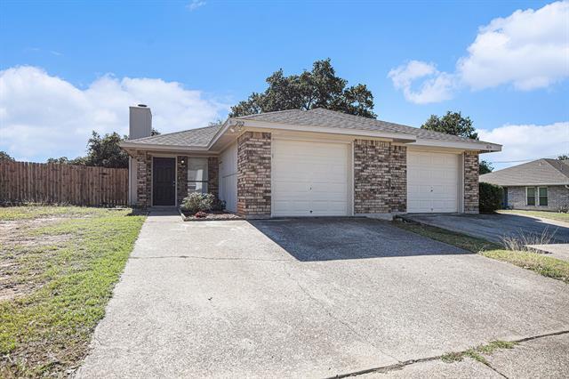 Building Photo - 2112 Windhurst Dr