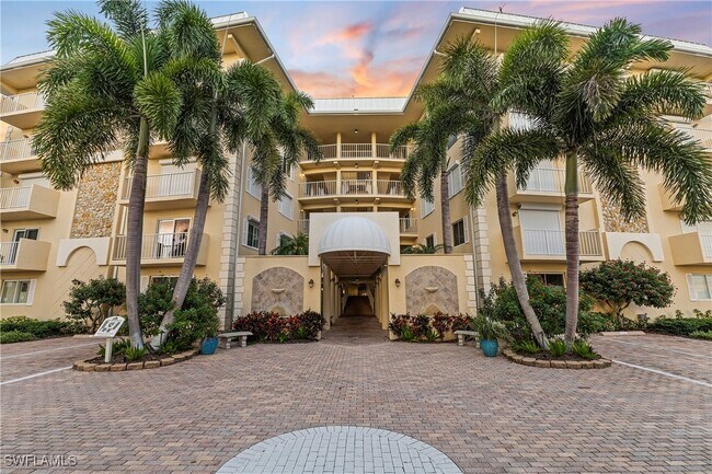 Building Photo - 3000 Gulf Shore Blvd N