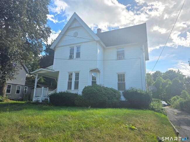 Building Photo - 68 Wetmore Ave