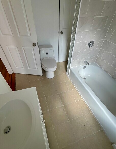 Building Photo - 233 Broadway