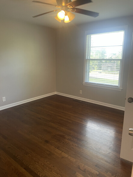 Building Photo - 208 General Roberts Dr