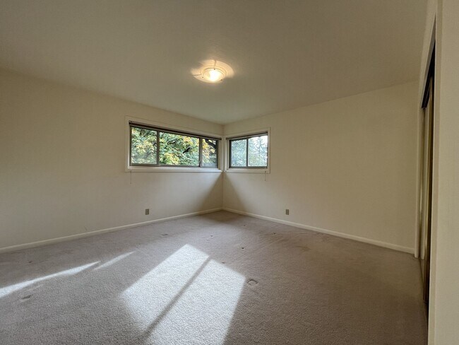 Building Photo - Charming Portland Home with Garden Oasis, ...