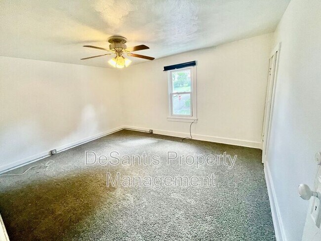 Building Photo - 425 Mt Vernon Ave