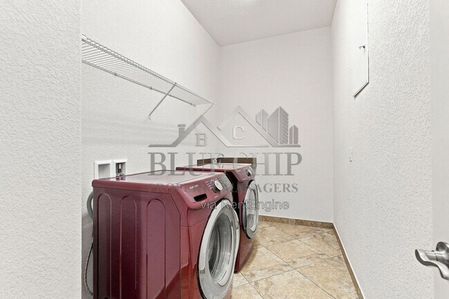 Building Photo - 10449 Henbury St