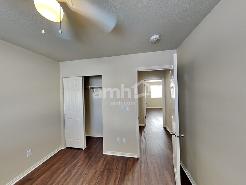 Building Photo - 2262 E 2900 N