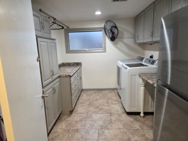 Building Photo - Single Family Home