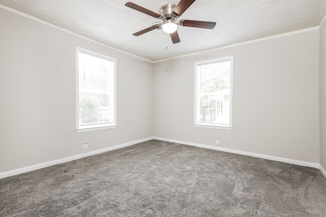 Building Photo - 7728 Aurora Dr