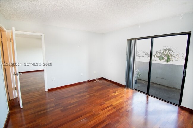 Building Photo - 110 S Shore Dr