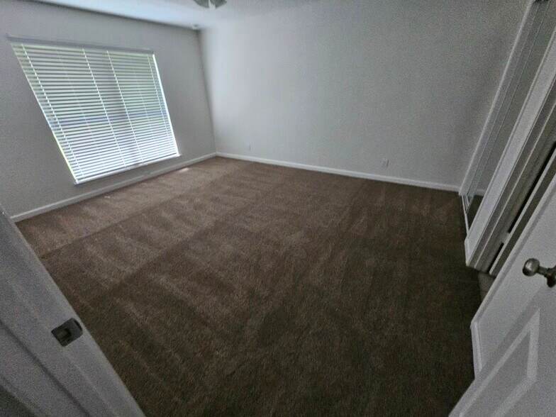 Building Photo - 224 Simmons Dr