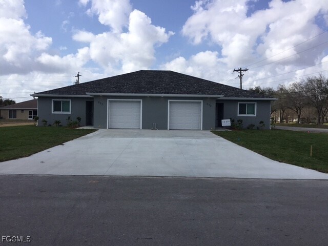 Primary Photo - 530 NE 25th Ave