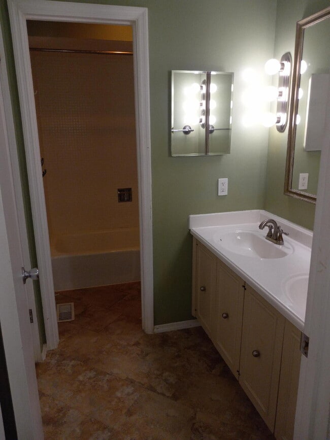 Building Photo - Beautiful Chesterfield Home in Desirable High Valley Neighborhood