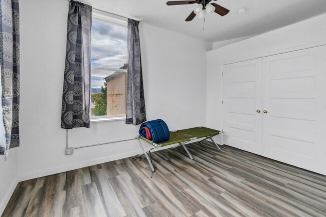 Building Photo - VINTAGE VAULT