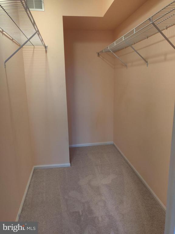 Building Photo - 13800 Farnsworth Ln