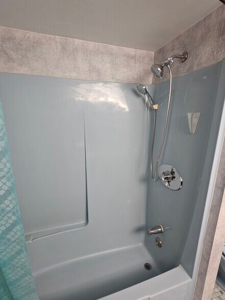 Building Photo - 1550 Worcester Rd