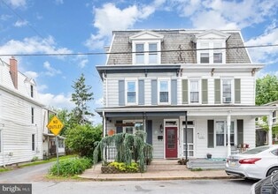 Building Photo - 135 Lucknow Rd