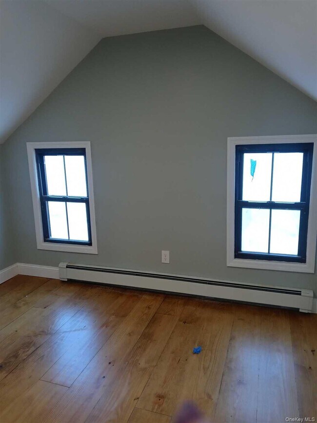 Building Photo - 157 Cream St