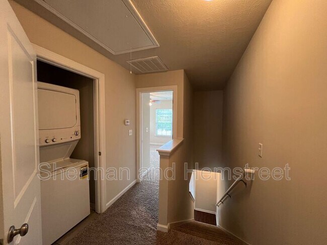 Building Photo - 204 Joiner Cir