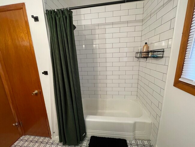 Building Photo - 20 Corriedale Rd