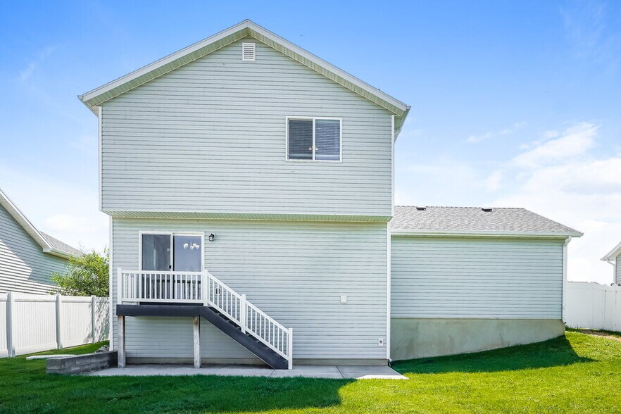 Building Photo - 4711 S W Pk Dr