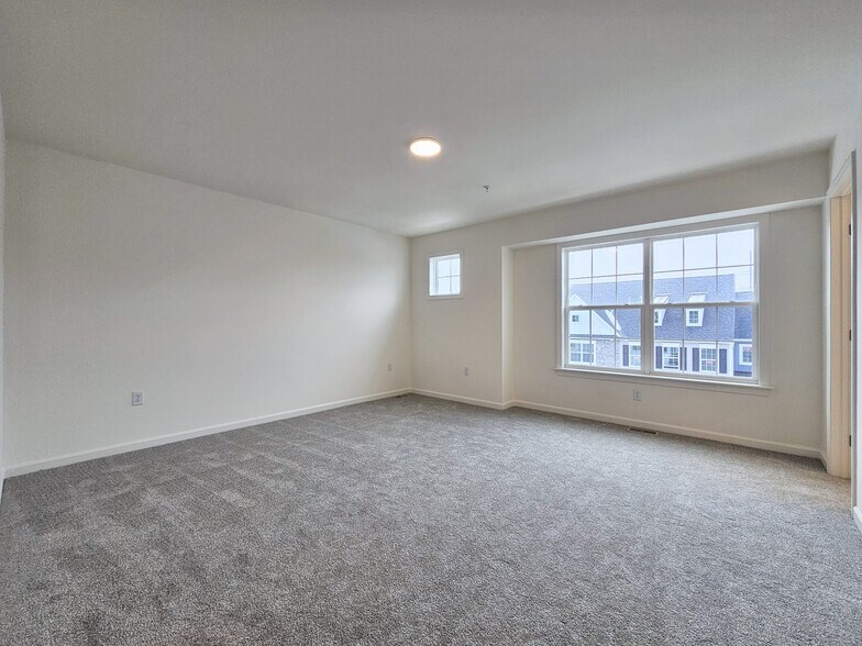 Building Photo - 2457 Spring Water Cir