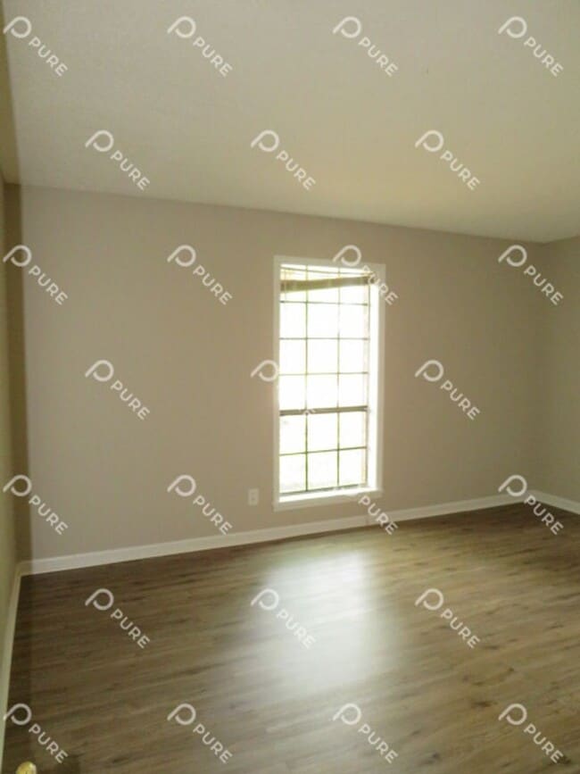 Building Photo - 3606 White Oak Way SW