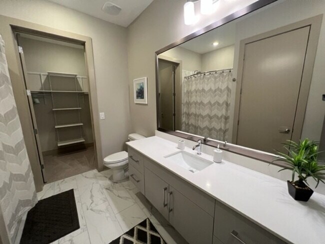 Building Photo - 3158 Stillhouse Creek Dr