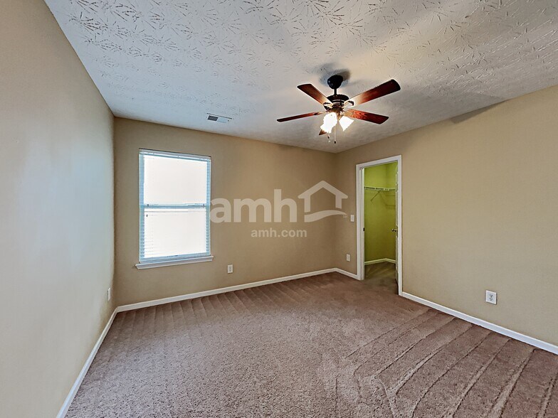 Building Photo - 889 Bramble Way