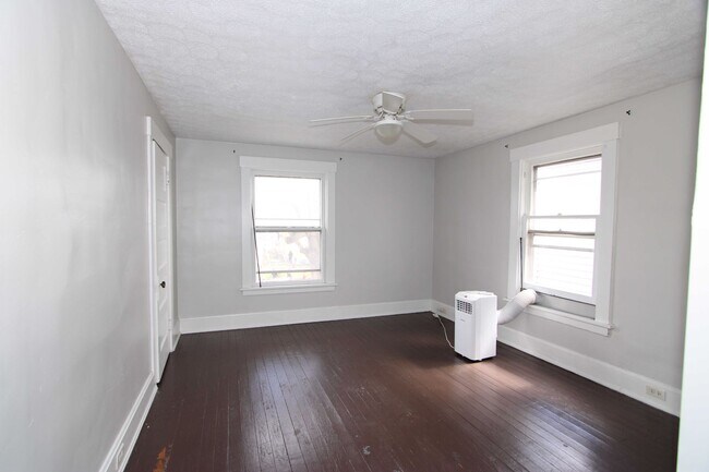 Building Photo - 202-204 Harrison Street Middletown OH 45042