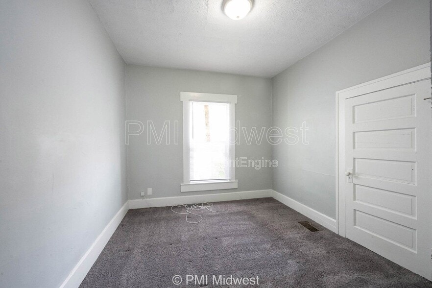 Building Photo - 1118 King Ave