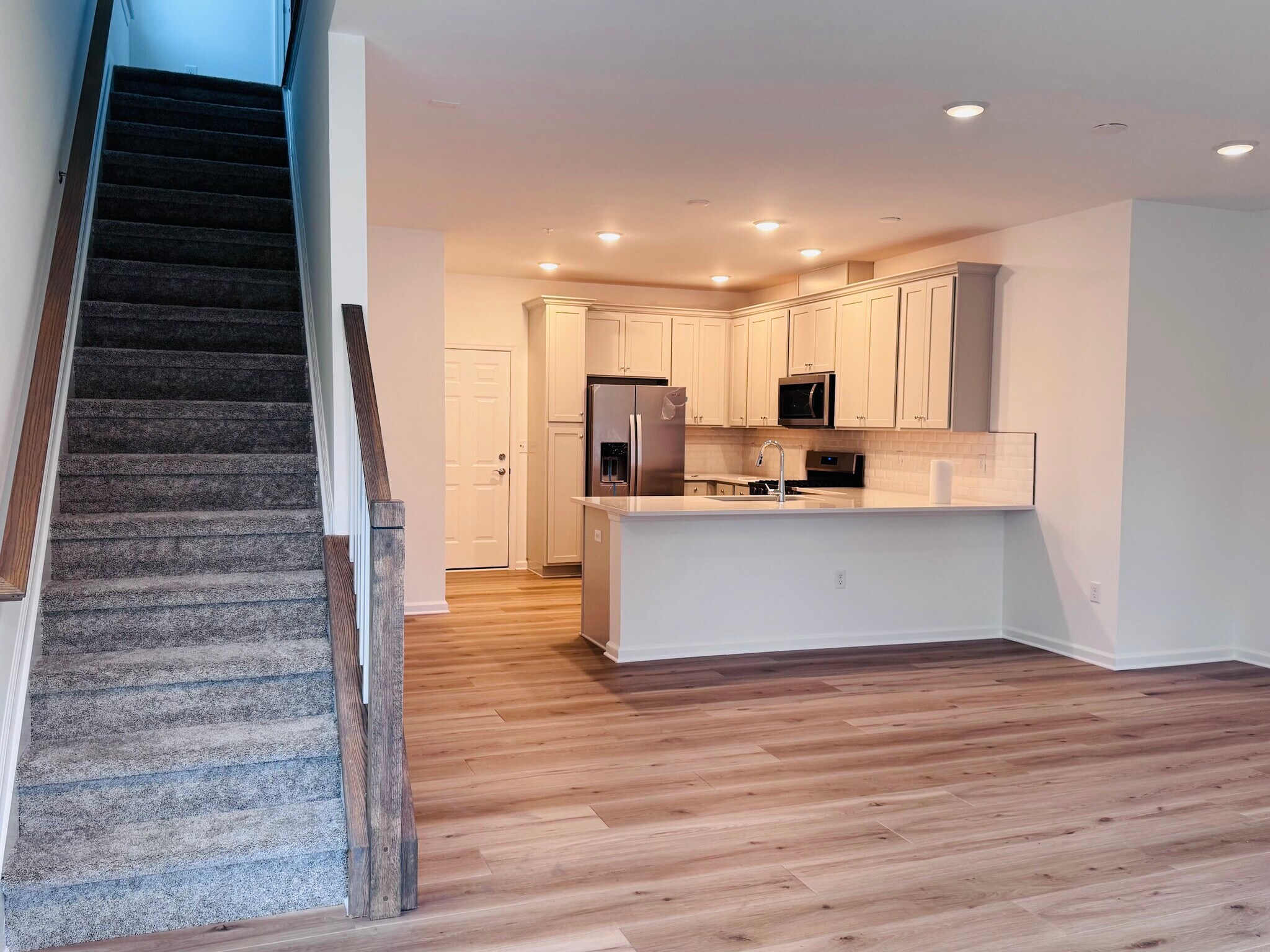 Living area 2 - 200 Balsam St