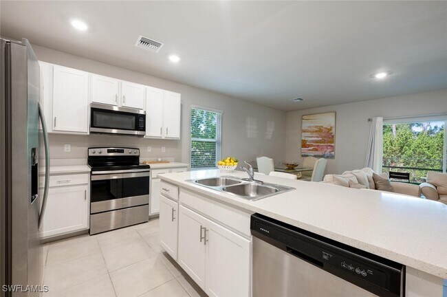 Building Photo - 15201 Wildflower Cir
