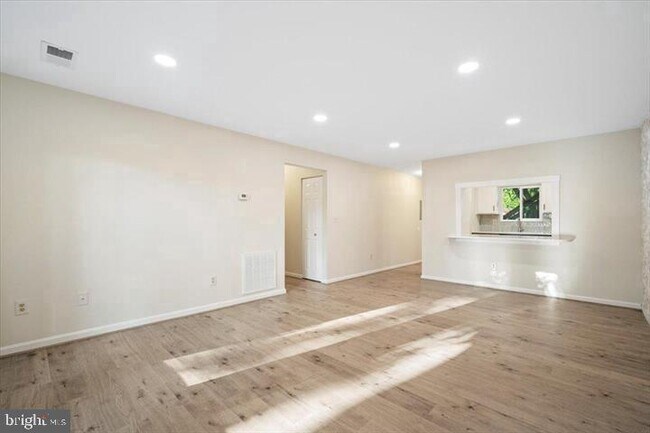 Building Photo - 10264 Redtail Ct