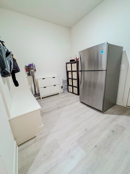 Building Photo - 24353 White Elm Pl