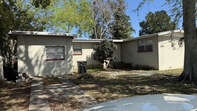 Building Photo - 743 Essex Rd