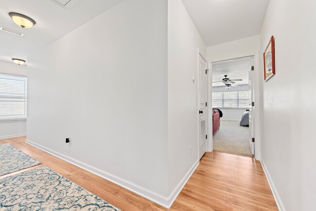 Building Photo - 304 Squirrel Hollow