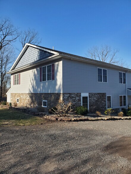 Building Photo - 3428 Bedminster Rd