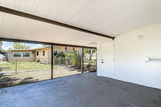 Building Photo - 2291 SW 34th Terrace