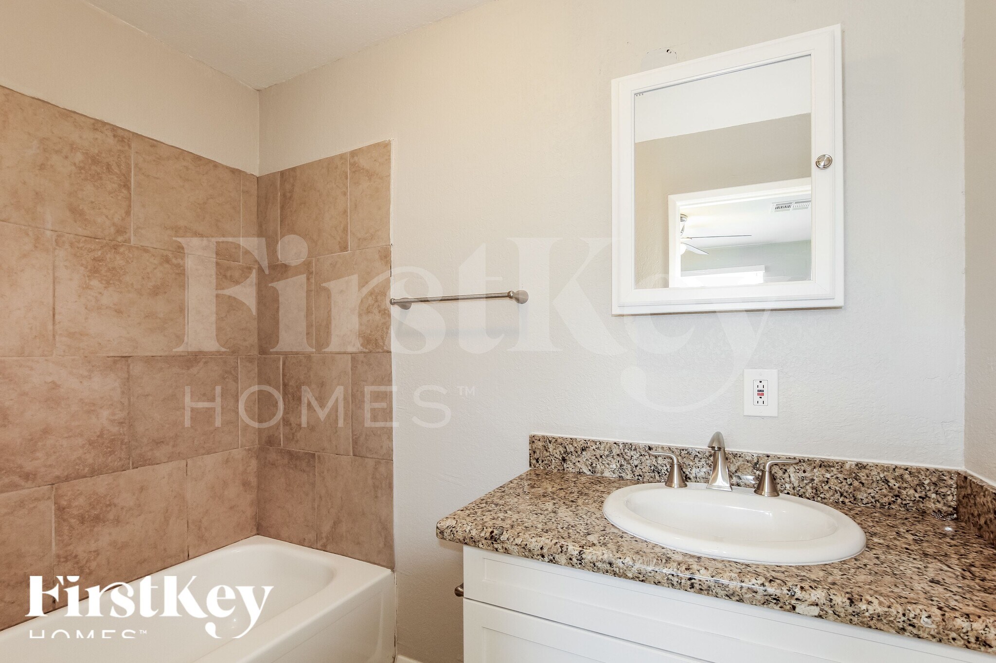 Building Photo - 4138 E Bluefield Ave