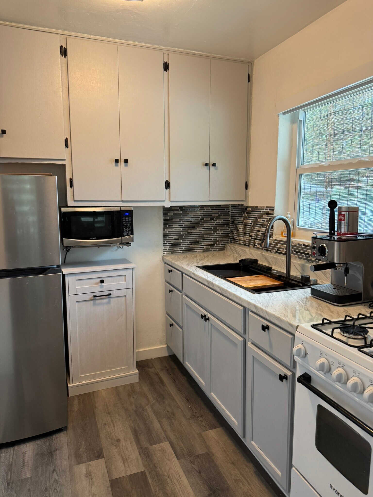 Building Photo - 1906 Rodman St