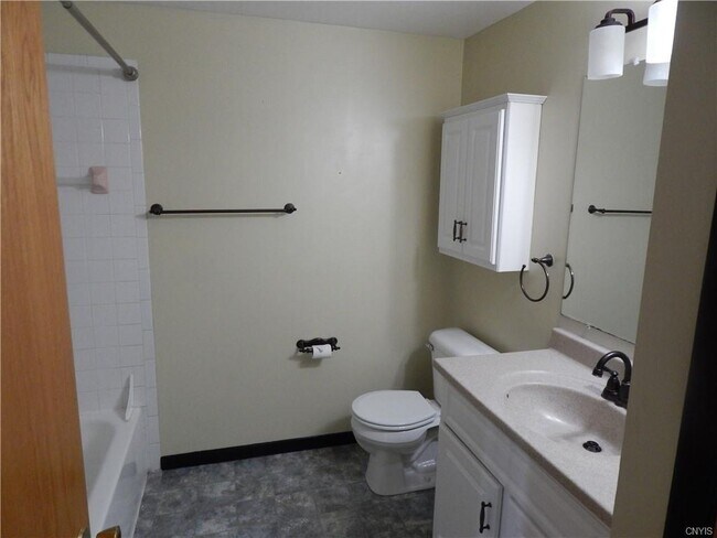 Building Photo - 111 Iron Oak Cir