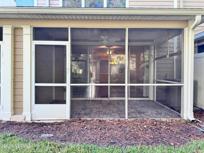 Building Photo - 4193 Highwood Dr