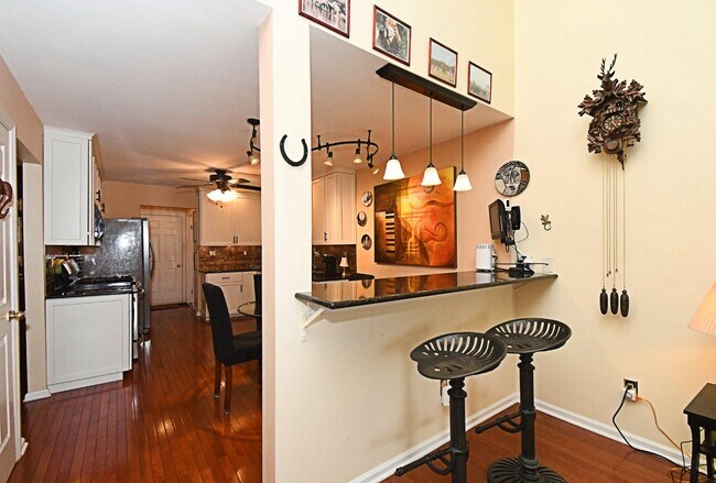 Building Photo - 187 Pinecrest Ln