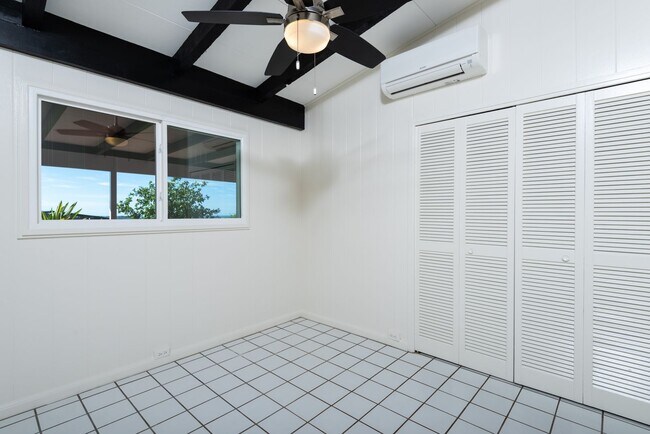 Building Photo - 98-1233 Neki Street