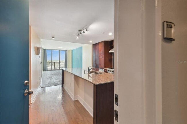 Building Photo - 1208 E Kennedy Blvd