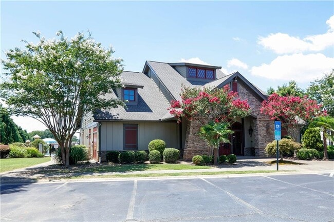 Building Photo - 1939 Durwood Ln