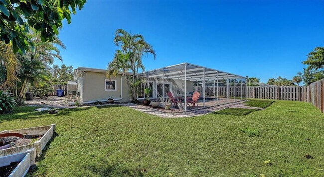 Building Photo - 3507 Pinecrest St