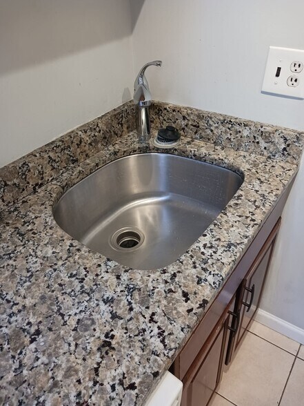 Building Photo - 955 25th St NW