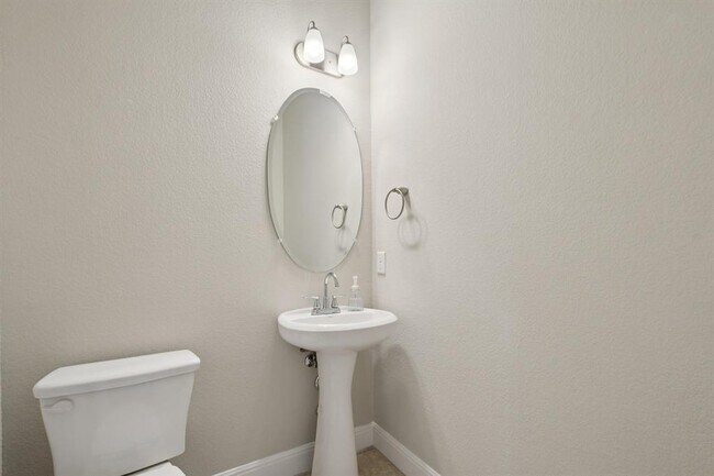 Building Photo - 22316 Verbena Pkwy