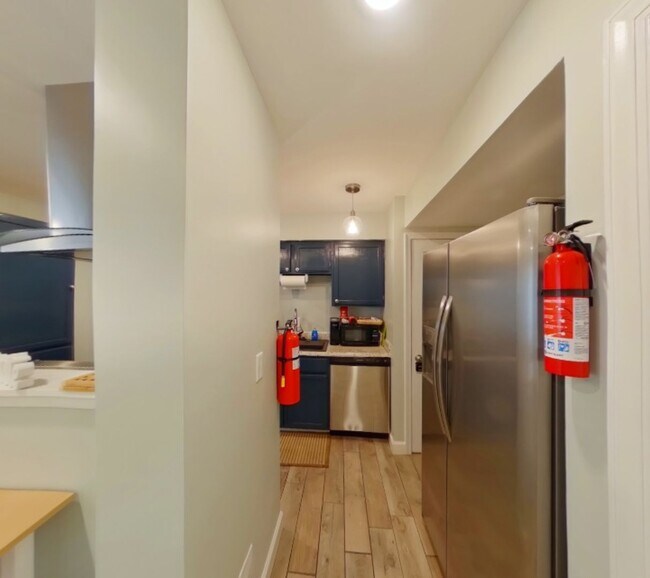 Building Photo - Ocean View