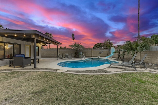 Building Photo - 617 E Ellis Dr